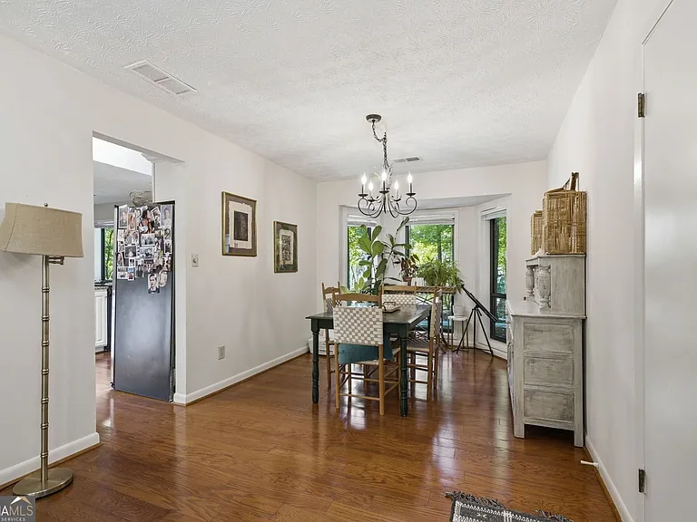 505 Summerhill Pl — Photo 6
