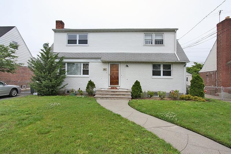1st image of 54 Carolyn Ave