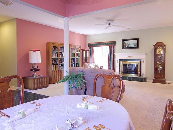 5th image of 126 Pinesage Dr