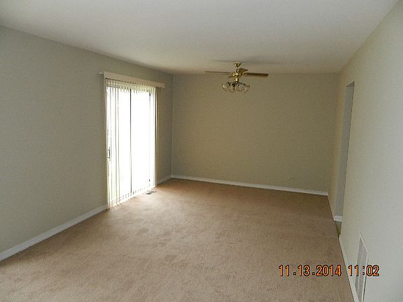 3rd image of 29W447 Candlewood Ln
