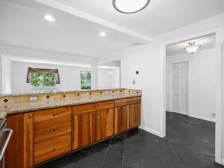 9923 Lake Landing Rd — Photo 5