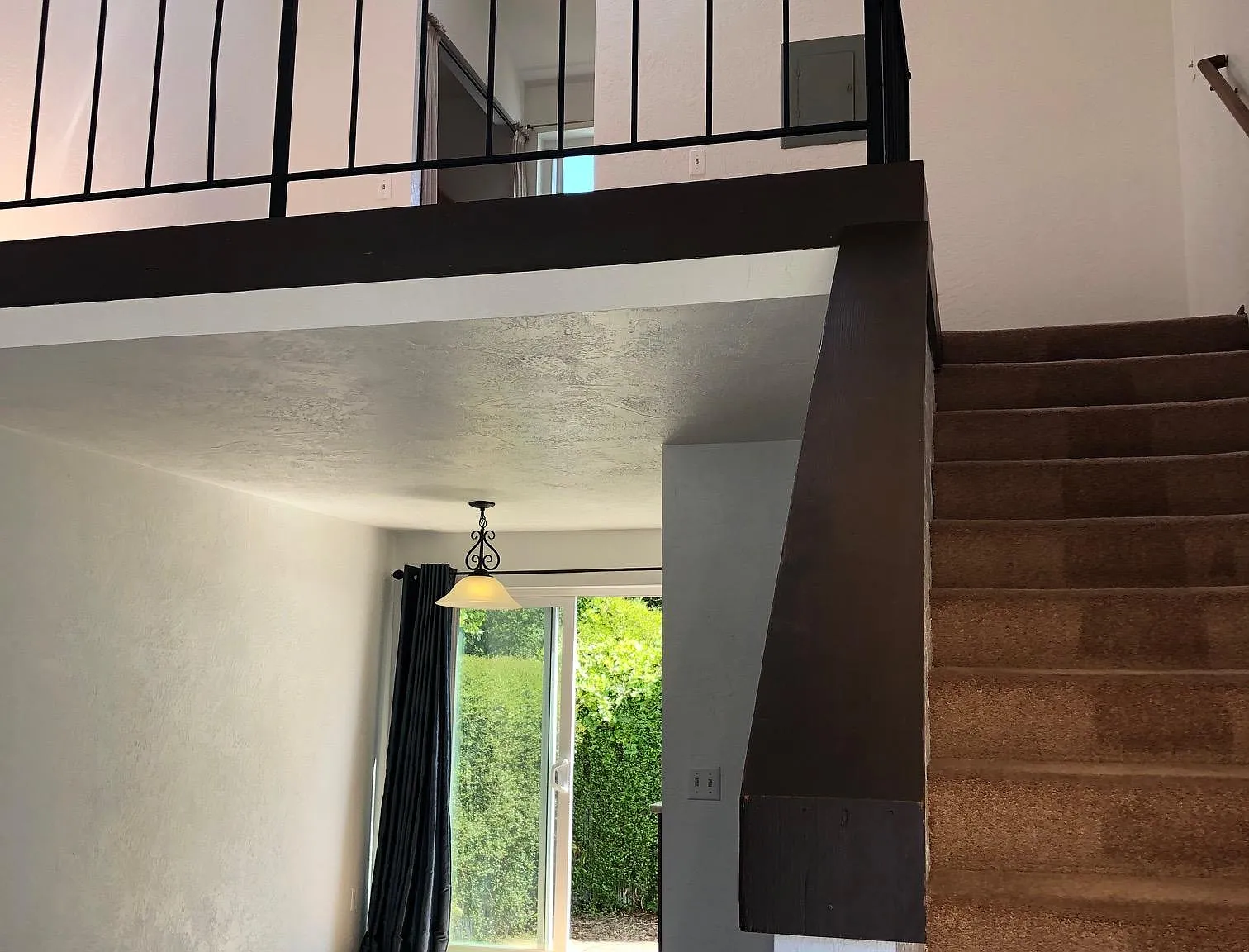 2500 SW Pickford St — Photo 4