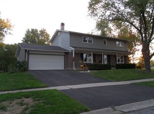 6619 Patterson Ct, Woodridge, IL 60517