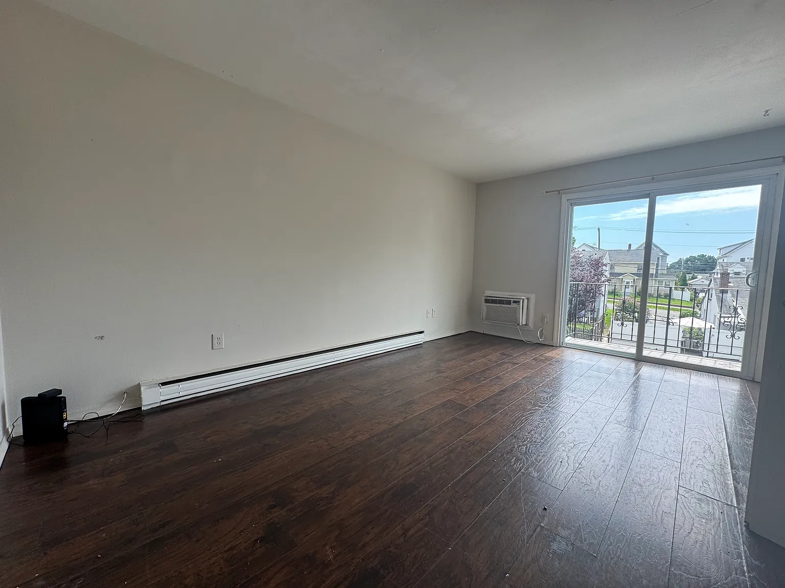 1 bed, 650 sqft, $1,595 — Photo 2
