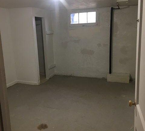 4th image of 1321 E Glass Ave