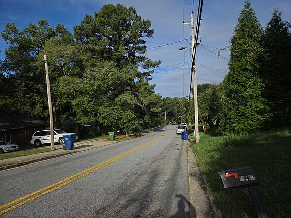 4th image of 346 Oak Dr SE