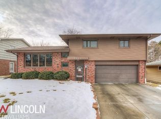 7511 Garland St, Lincoln, NE 68505
