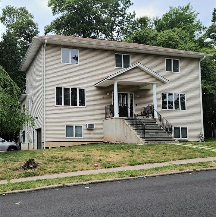1st image of 13 Wilsher Dr