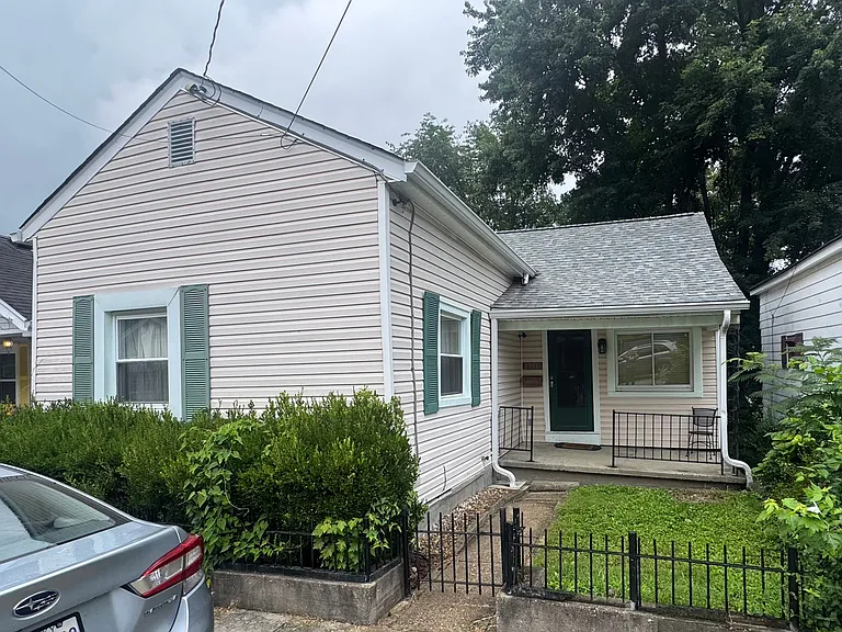 1316 Hazen St — Photo 1