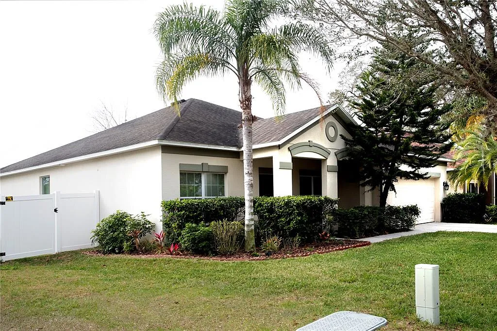 Building Photo - 1319 Rowantree Dr