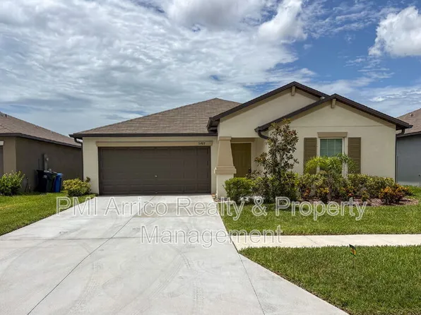 5487 Blue Azure Dr, Wimauma, FL 33598
