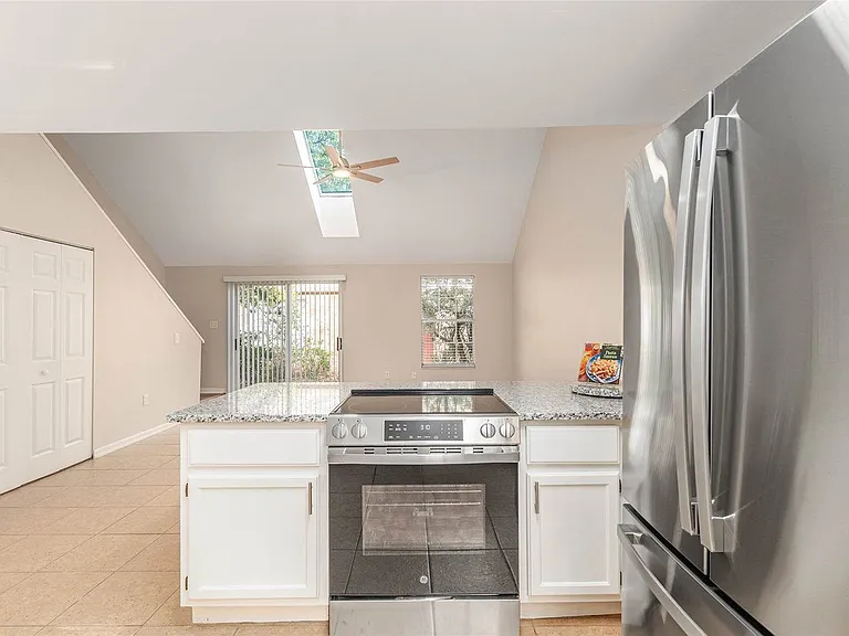 9755 SW 52nd Rd — Photo 14