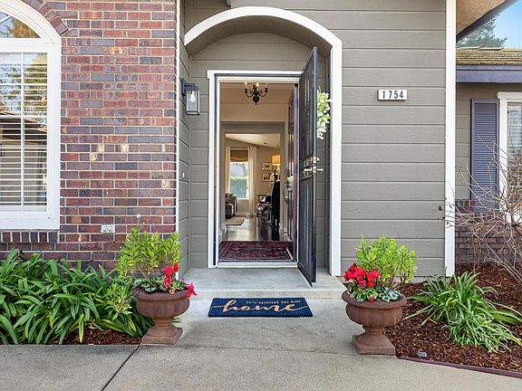 5th image of 1754 Decatur Ave