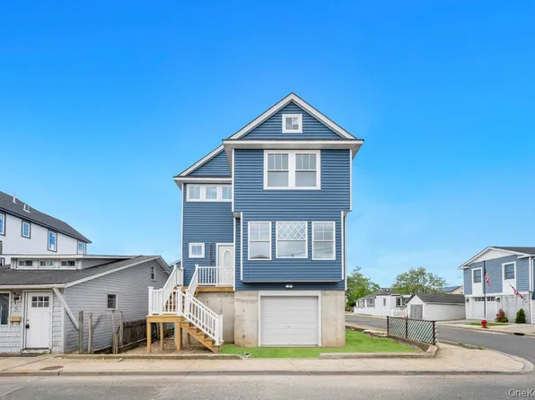 10 8th Avenue, East Rockaway, NY 11518