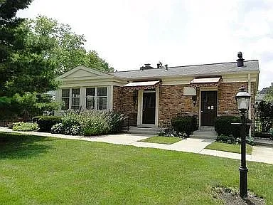 943 Manor Ln #P — Photo 12