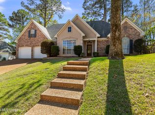 69 Moss Woods Dr, Madison, MS