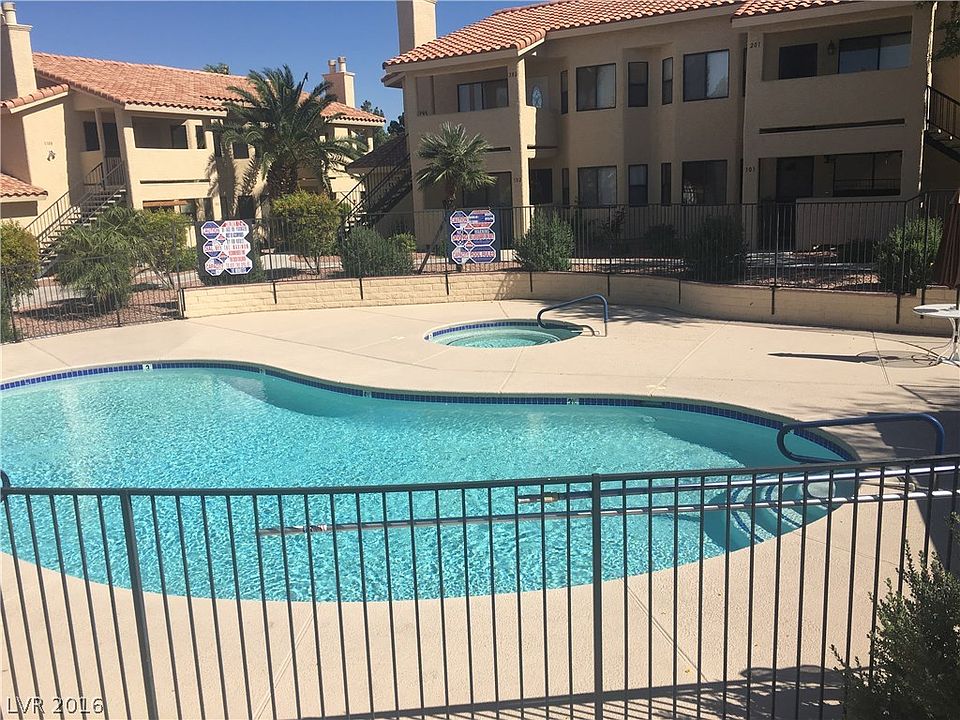 1st image of 1116 NW Observation Dr #101