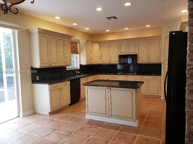 6352 Squirewood Way — Photo 5