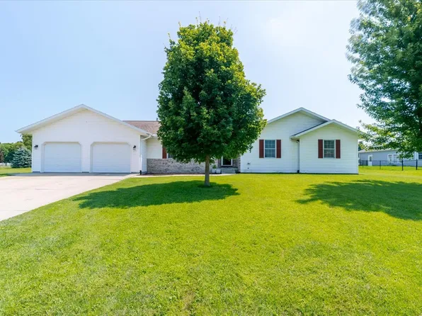 403 Sunset Dr, Colfax, IL 61728