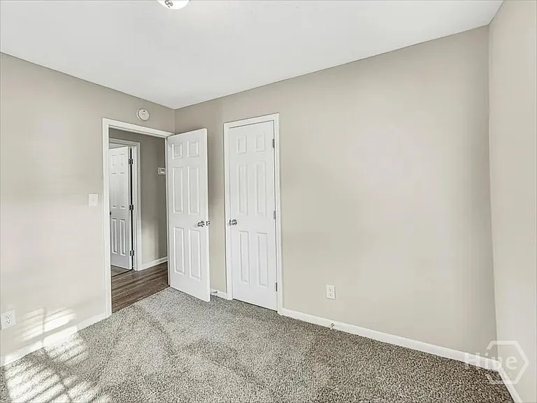 1380 Colony Hill Ct — Photo 14