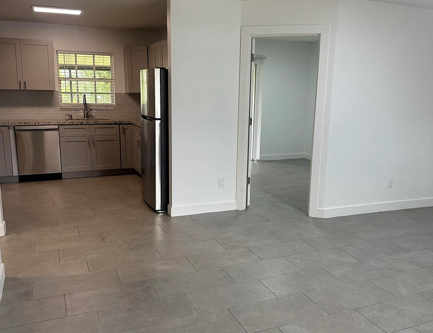 3 bed, 2.0 bath, 1085 sqft, $2,800 — Photo 3