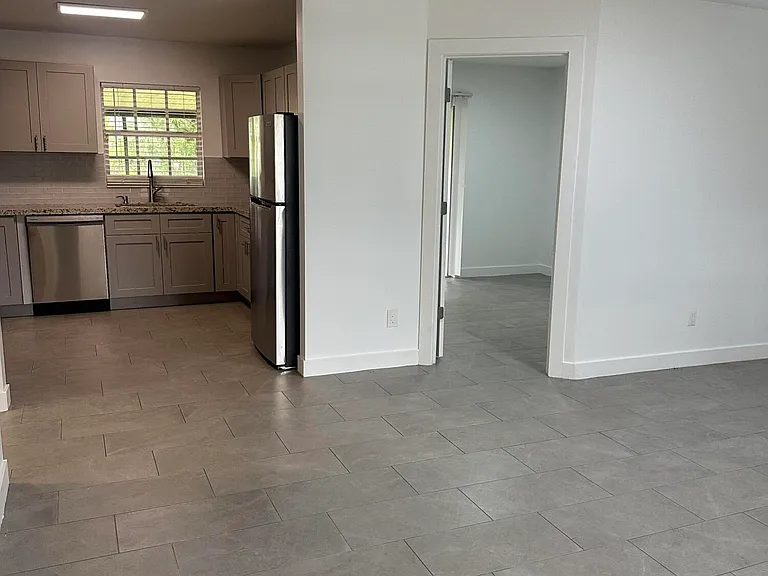4786 Cambridge St — Photo 3