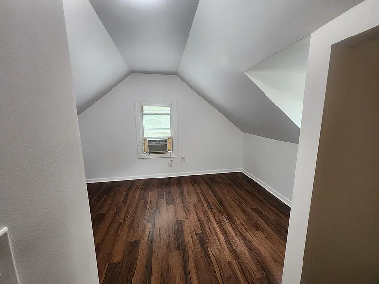 4407 Lee Ave — Photo 9