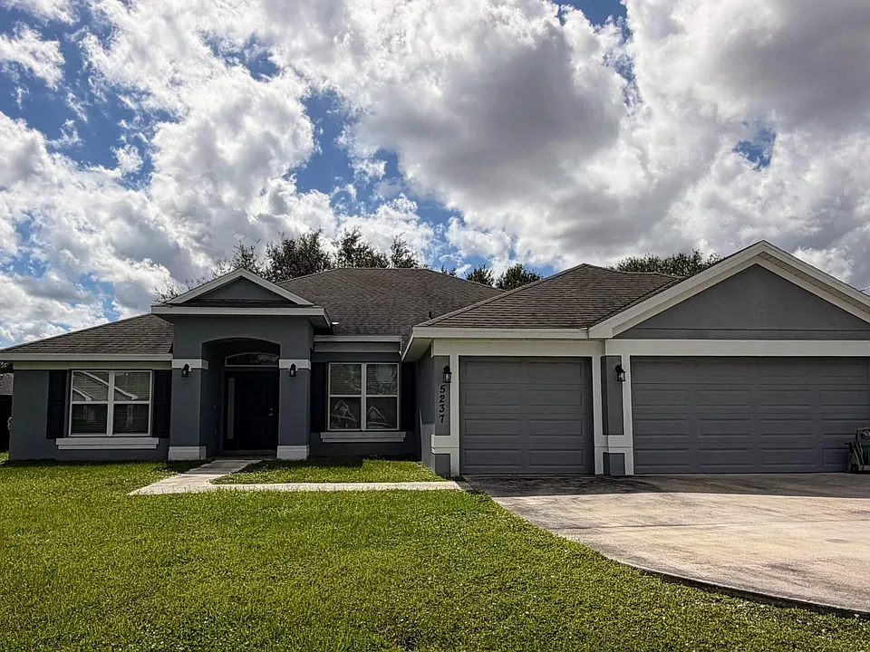 5237 NW Reba Cir