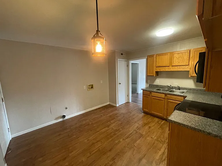 1705 Snowden Dr SE — Photo 6
