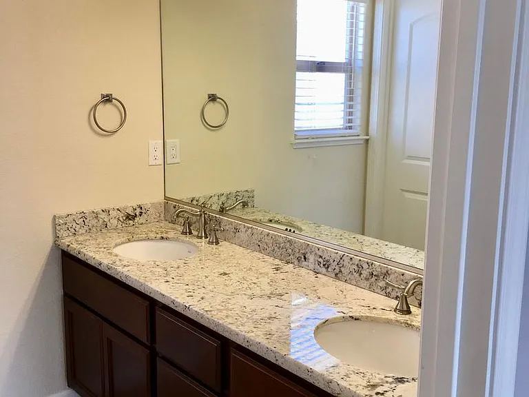 290 Slate Ave — Photo 17