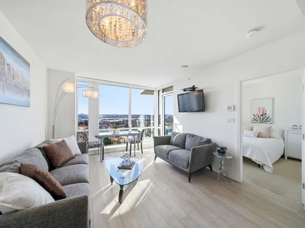 1550 Fern St #1606, North Vancouver, BC V7J 0A9