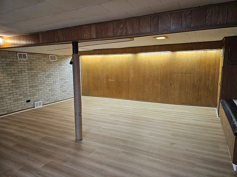 303 W Hawley St — Photo 29
