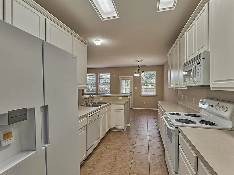 106 E Stedhill Loop — Photo 13