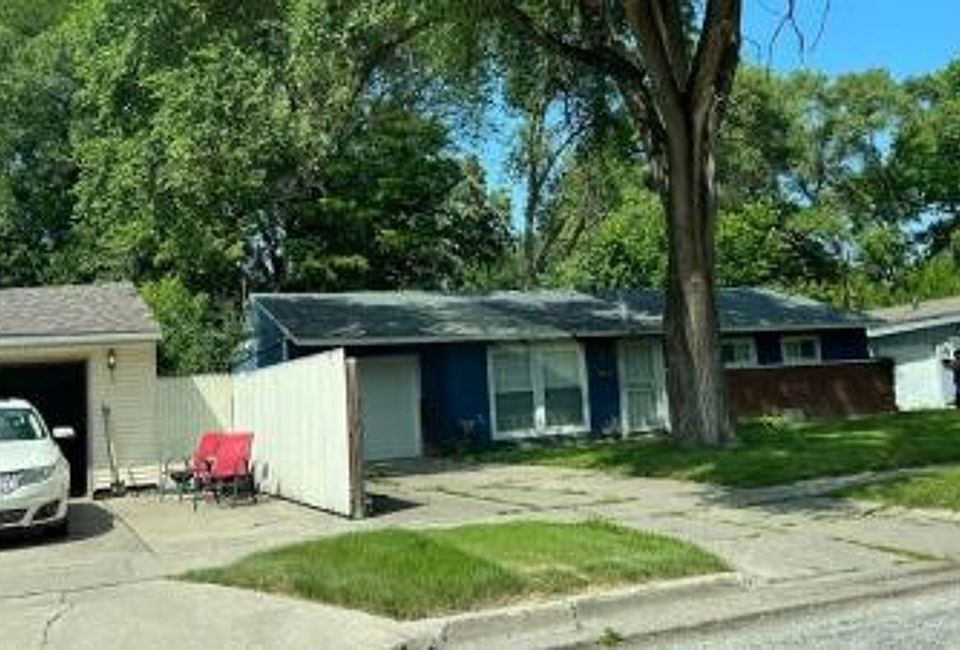 2nd image of 2415 Kensington Dr