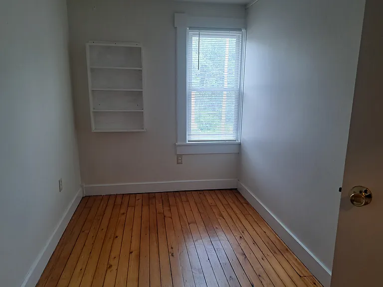 58-64 Howland Ave #60B — Photo 8