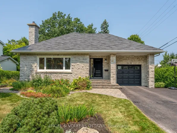249 Faircrest Rd, Ottawa, ON K1H 5C9