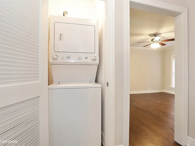 2452 W Addison St #3A — Photo 11