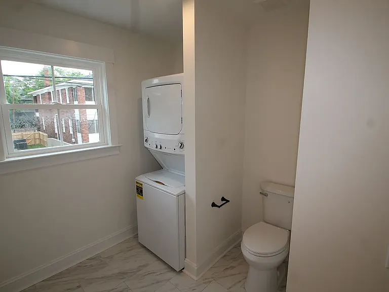 824 E Anderson St #B — Photo 10