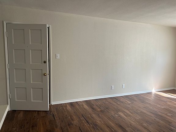 4th image of 6045 Woodruff Ave #3