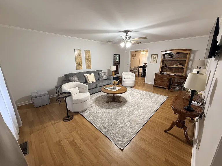 1803 Thomas Ln #B — Photo 45