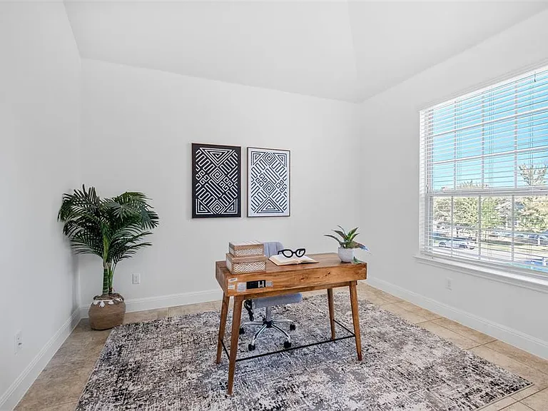 15201 Joseph Dr — Photo 12