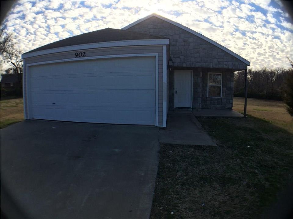 1st image of 902 E Kara Ln