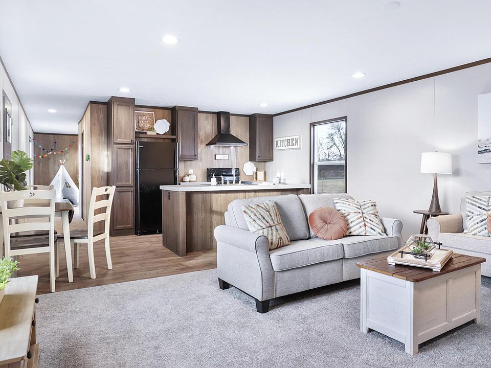 2nd image of 600 Warwick Mill Rd #111