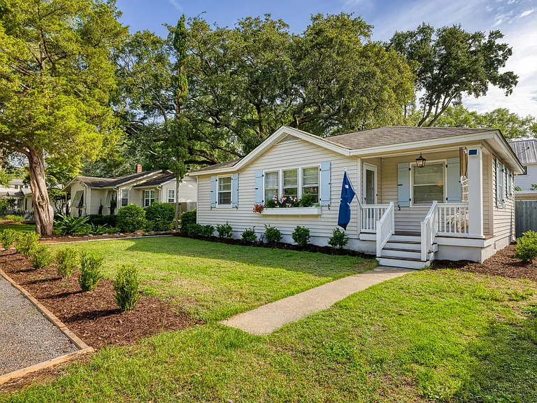 1424 Moultrie St — Photo 26