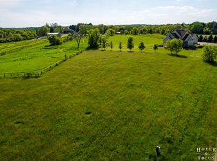 1319 Savannah Ln, Woodstock, IL 60098