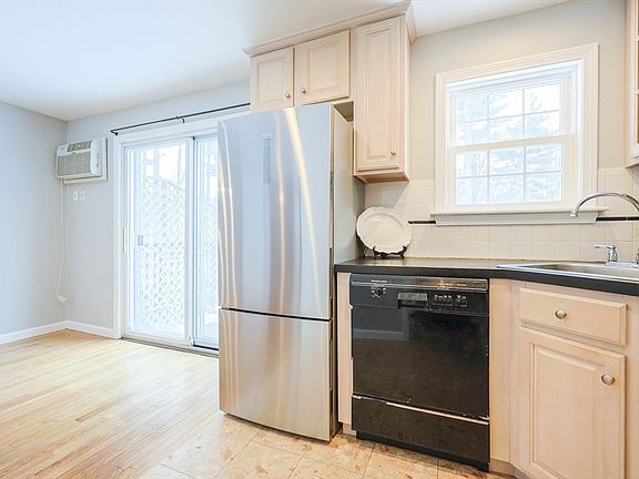 3rd image of 75 Sandy Pond Rd Unit 24