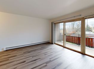 11233 Des Moines Memorial Dr S #1B-1BA-577SQFT, Seattle, WA 98168