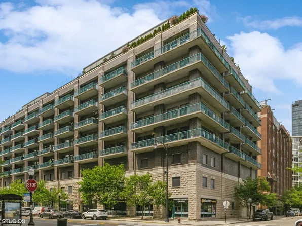 910 W Madison St APT 802, Chicago, IL 60607