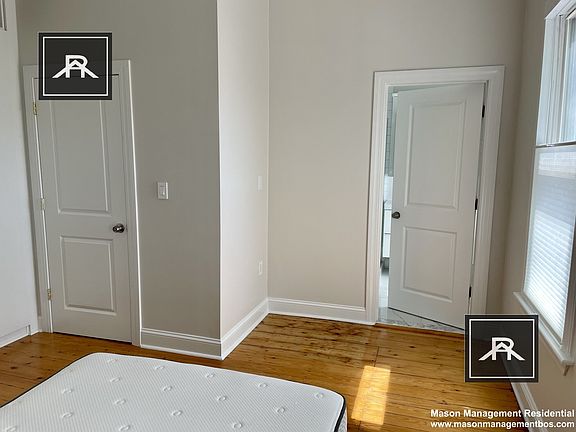 5th image of 256 W Broadway #4