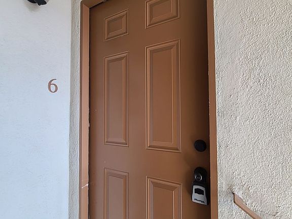 3rd image of 437 N Oakbank Ave #6